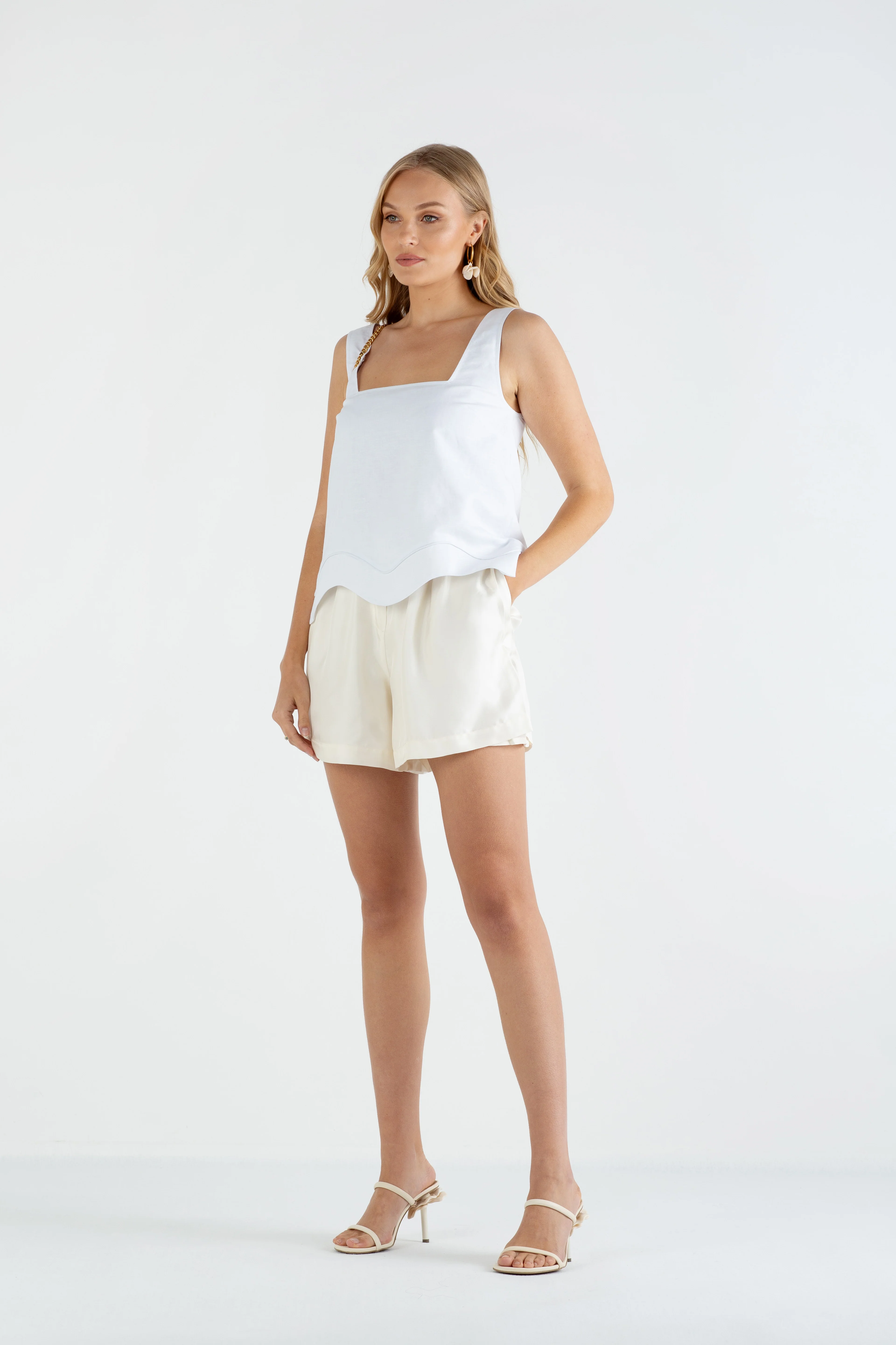 "The Tara" Scallop Linen Top (White) - Image 6